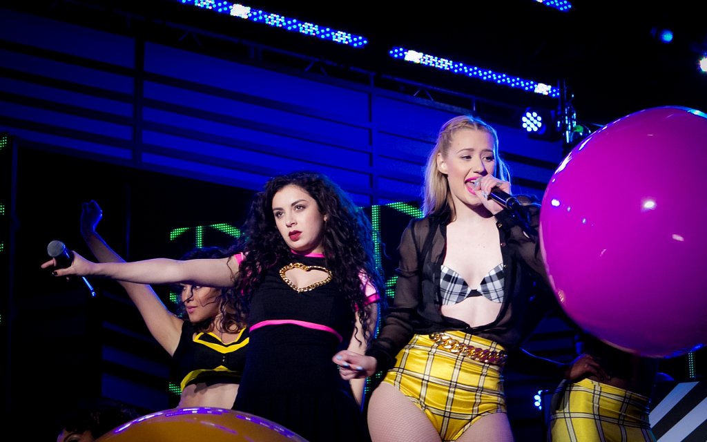 Charli XCX & Iggy Azalea - MTVu Woody Awards and Festival