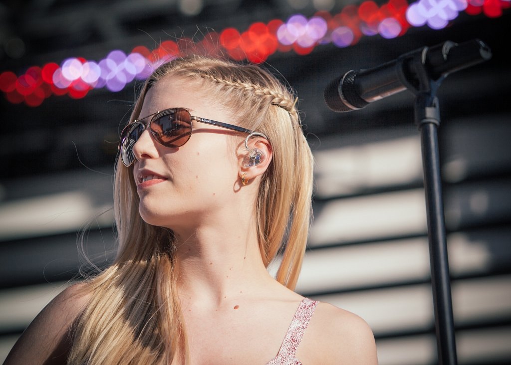 London Grammar - MTVu Woody Awards and Festival